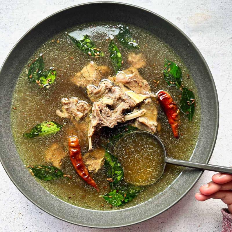 3 thói quen khi ninh xương cần bỏ ngay- Ảnh 1.