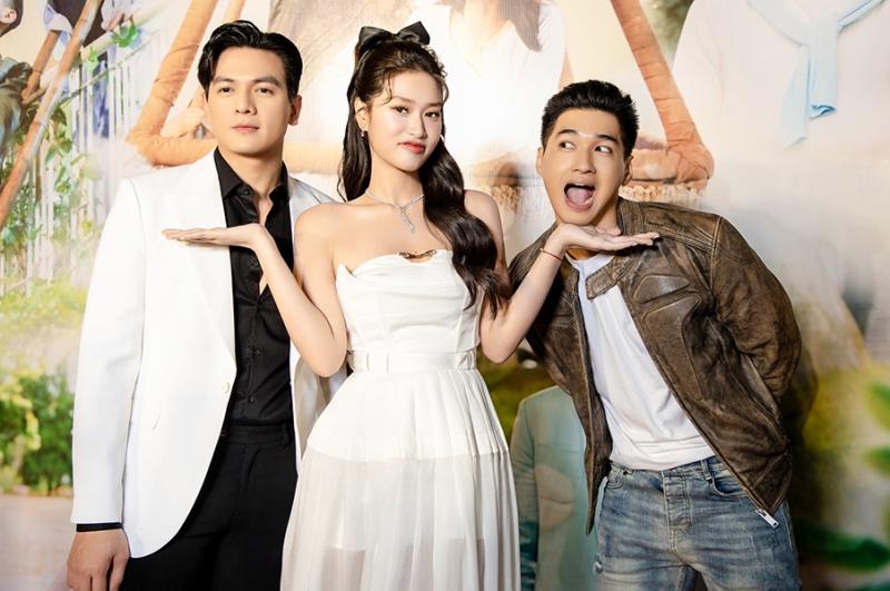 Nam thần trăm Việt tỷ bỏ nghề VĐV vào showbiz: Sống đời đại gia, vừa cất giọng hát gây "chấn động"- Ảnh 7.