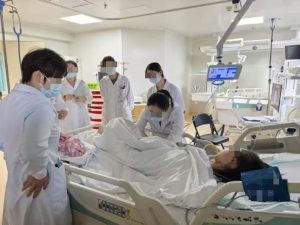 Nữ sinh 14 tuổi vừa tiểu đường vừa nhiễm trùng huyết, bố mẹ đau lòng: "Giá như tôi đừng làm thế từ khi con 1 tuổi"