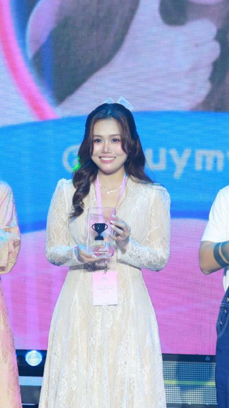 Thùy Mỵ 499: Từ cô kế toán đến nữ streamer được nhiều người yêu mến - Ảnh 2.