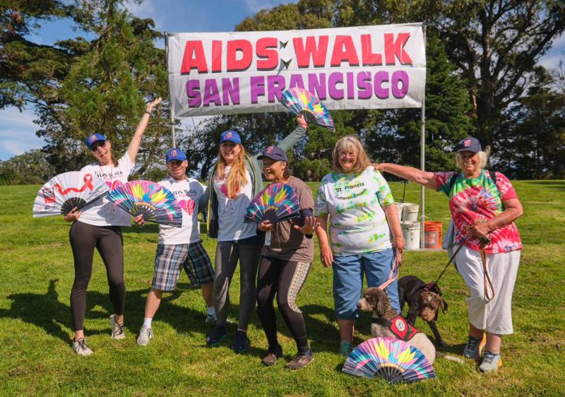 FabulousMe nhìn lại hành trình thiết kế quạt cho AIDS Walk San Francisco - Ảnh 1.