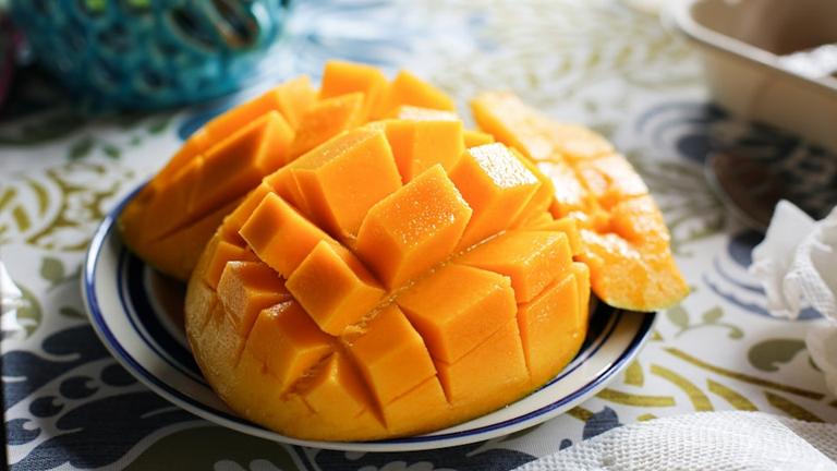 Người phụ nữ 50 tuổi bị loãng xương vì thường xuyên ăn bánh mì, bác sĩ tiết lộ 1 thủ phạm - Ảnh 5.