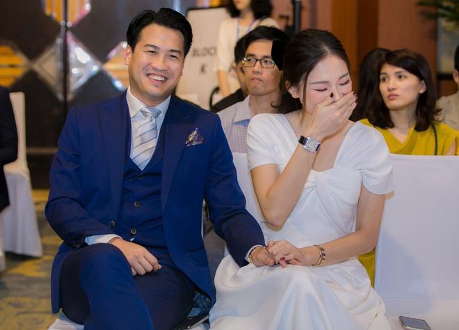 Mỹ nhân Việt cưới Phó TGĐ tập đoàn nghìn tỷ: Đám cưới đẹp như cổ tích, sống trong bạch dinh đắt đỏ- Ảnh 2.
