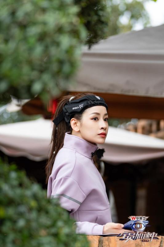 Mỹ nhân Việt đầu tiên đổ bộ thảm đỏ Weibo, được truyền thông Trung khen đẹp hơn Triệu Lệ Dĩnh- Ảnh 3.