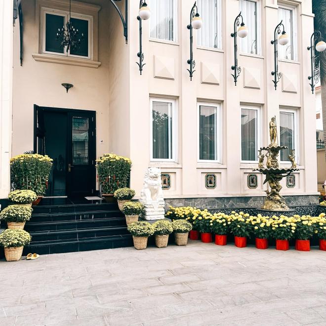Mỹ nhân Việt cưới Phó TGĐ tập đoàn nghìn tỷ: Đám cưới đẹp như cổ tích, sống trong bạch dinh đắt đỏ- Ảnh 13.