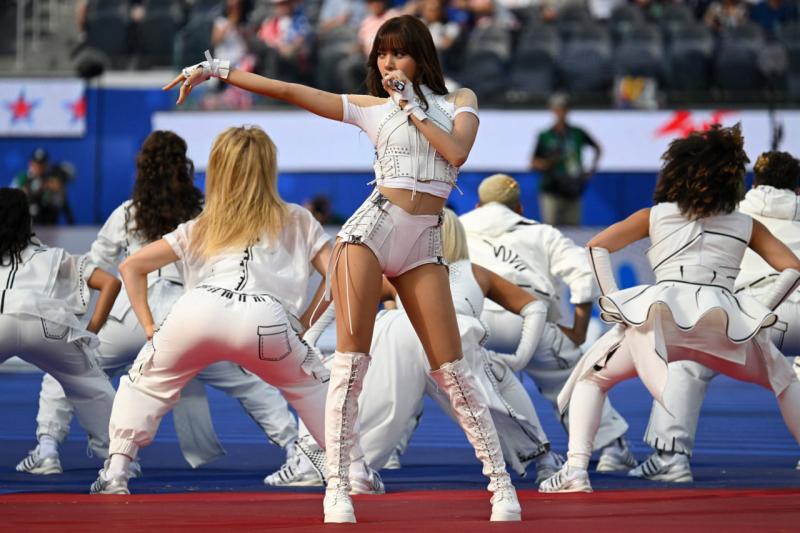 Top sao diễn World Cup kiếm tiền khủng nhất: Shakira xứng ngôi nữ hoàng, Lisa “thắng đậm”, BTS thì sao?- Ảnh 6.
