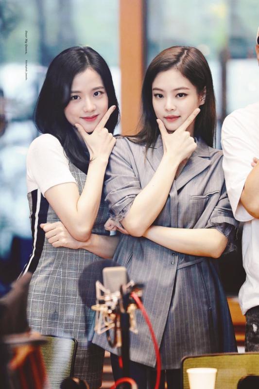 6 tổ hợp kỳ quan của showbiz: Chị em BLACKPINK cạnh nhau là hóa thần, cặp kế thừa di sản nhan sắc sẽ còn bùng nổ - Ảnh 15.