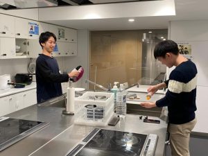Một việc ở Việt Nam không ai làm lại là thói quen của hàng triệu người châu Âu, du học sinh Việt "đứng hình" trong lần đầu chứng kiến