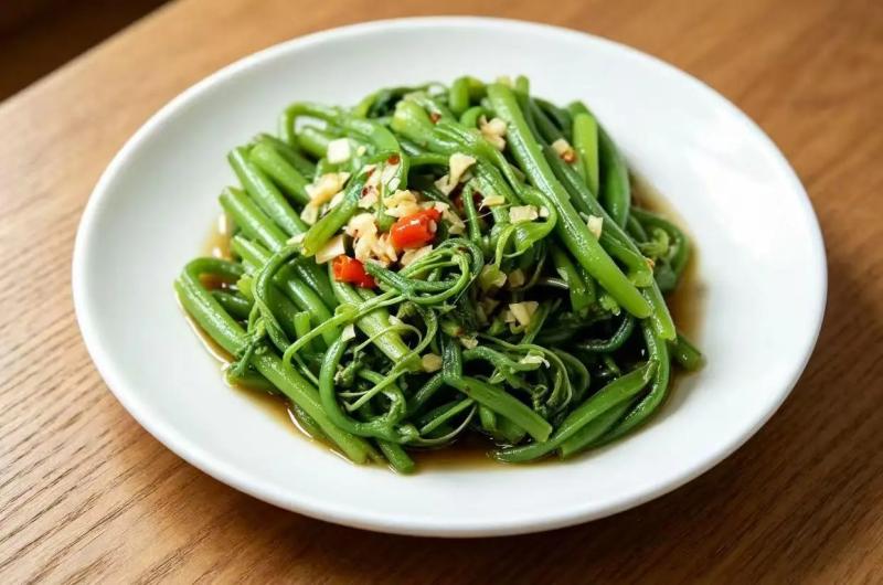 Loại rau này có thể xào hoặc làm món trộn cực ngon và đưa cơm: Cách làm dễ lại giúp thanh nhiệt, dưỡng ẩm đường ruột- Ảnh 3.