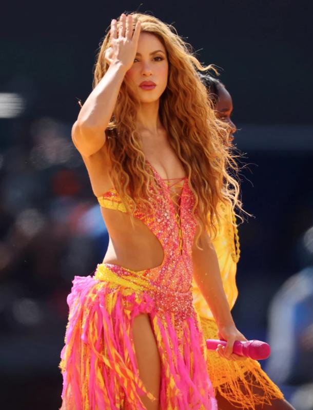 Top sao diễn World Cup kiếm tiền khủng nhất: Shakira xứng ngôi nữ hoàng, Lisa “thắng đậm”, BTS thì sao?- Ảnh 2.