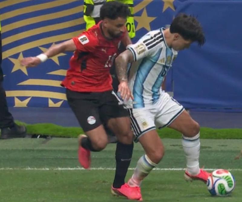Messi đáp trả cáo buộc được thiên vị tại World Cup: "Nếu nghĩ đó không phải lỗi, bóng đá không dành cho bạn" - Ảnh 1.