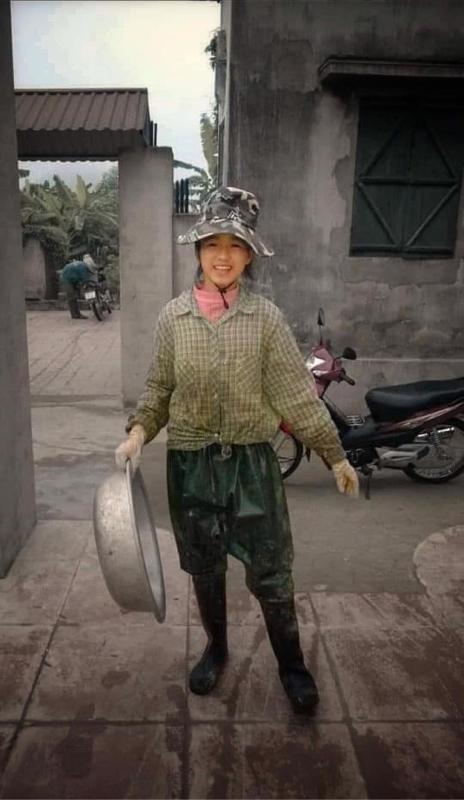 Hoa hậu quê Thanh Hoá từng lội ruộng đi cấy: Nay lấy chồng thiếu gia tập đoàn nghìn tỷ, đi nước ngoài như đi chợ- Ảnh 2.