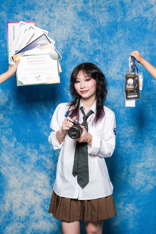 Thủ khoa khối D01 nhận tin vui lúc đang ăn sáng với gia đình ở Bờ Hồ: "Bố đọc điểm trước, mình còn tưởng bố nhìn nhầm" - Ảnh 4.