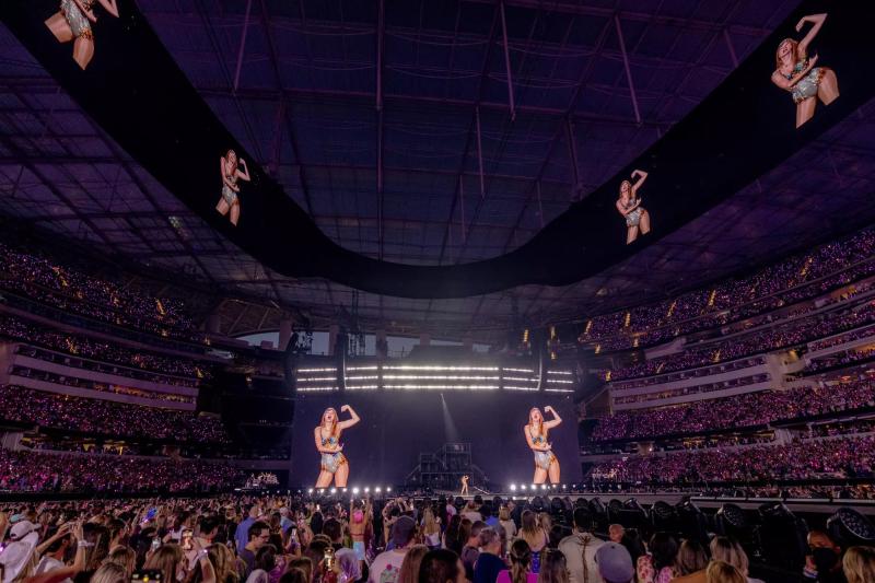 Nhà Trắng tung poster hình Tổng thống Trump: Tương đồng "bức ảnh 5,7 tỷ đô" của Taylor Swift đến ngỡ ngàng- Ảnh 5.