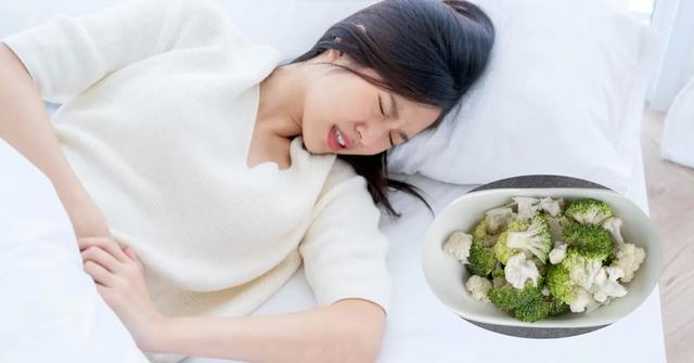 Ăn kiêng giảm cân chỉ với ức gà và bông cải xanh, cô gái 25 tuổi bị hoại tử tụy sau 6 tháng- Ảnh 1.