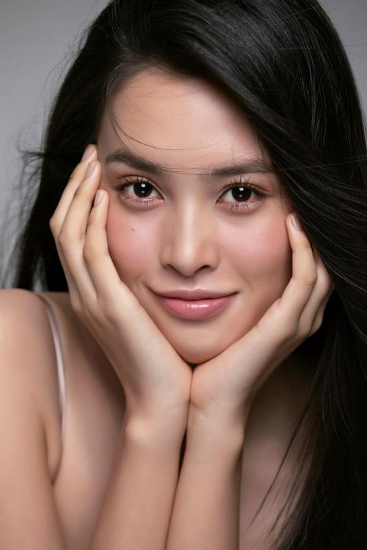 Ở đâu ra nữ công nhân đẹp hơn Hoa hậu thế này: Visual nét nào cũng bén, Việt Nam đúng là thiên đường sắc đẹp- Ảnh 7.