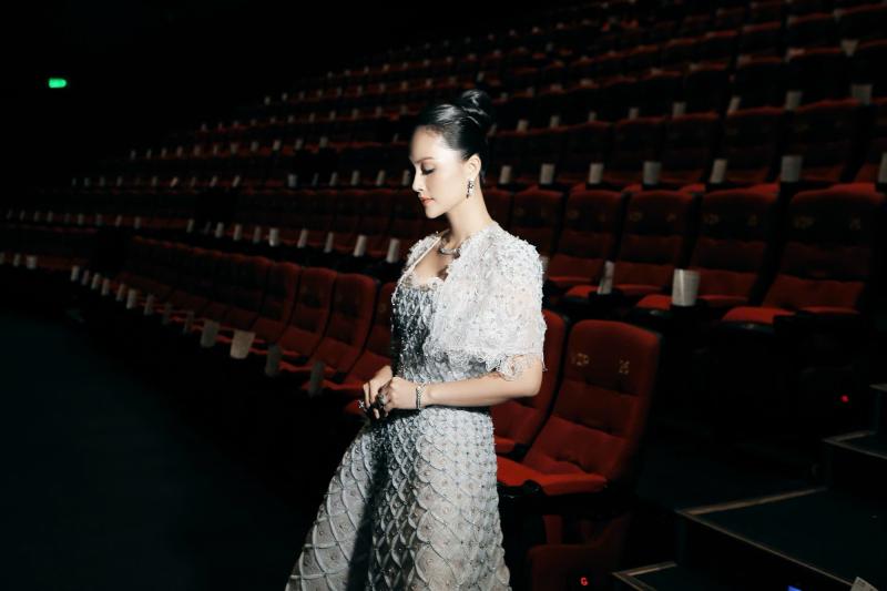 2 Hoàng hậu đẹp nhất Vbiz chung khung hình: Nhan sắc cao sang lộng lẫy khiến cả cõi mạng nổ tung- Ảnh 5.