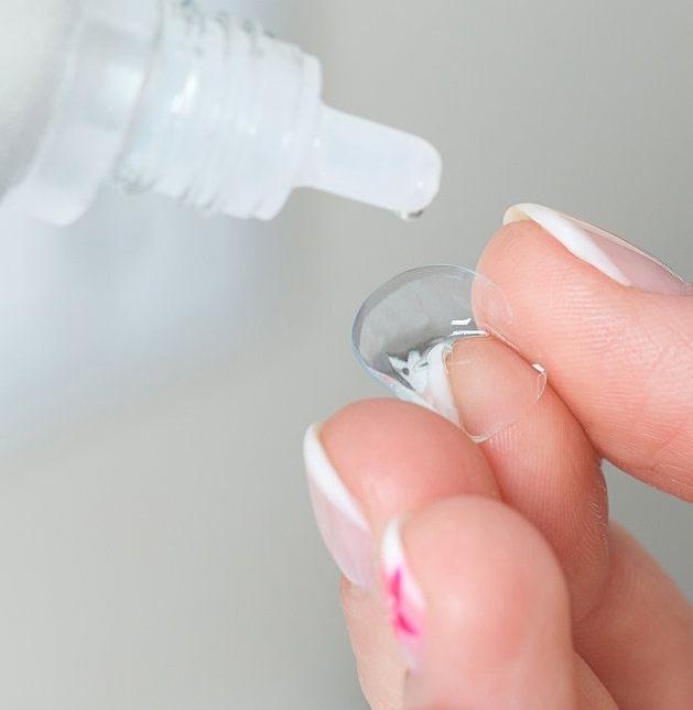 Lời khuyên cho những người hay dùng kính áp tròng - Ảnh 3.