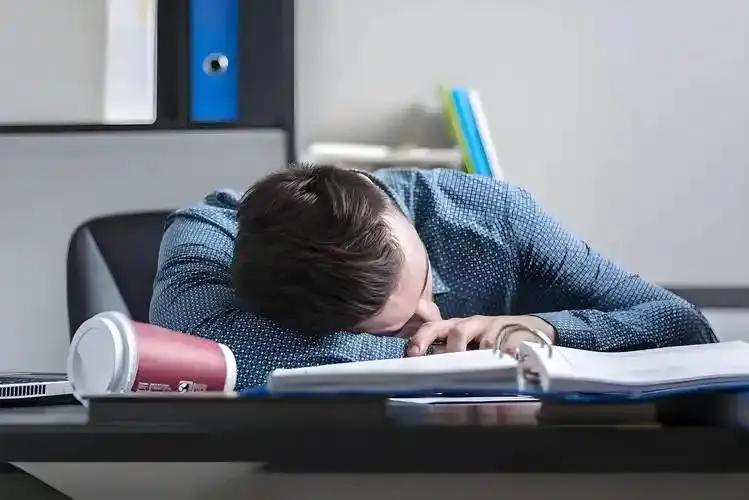Dấu hiệu nguy hiểm nhất của bệnh tiểu đường không phải là khát nước, mà là sự xuất hiện thường xuyên của 10 bất thường này- Ảnh 3.
