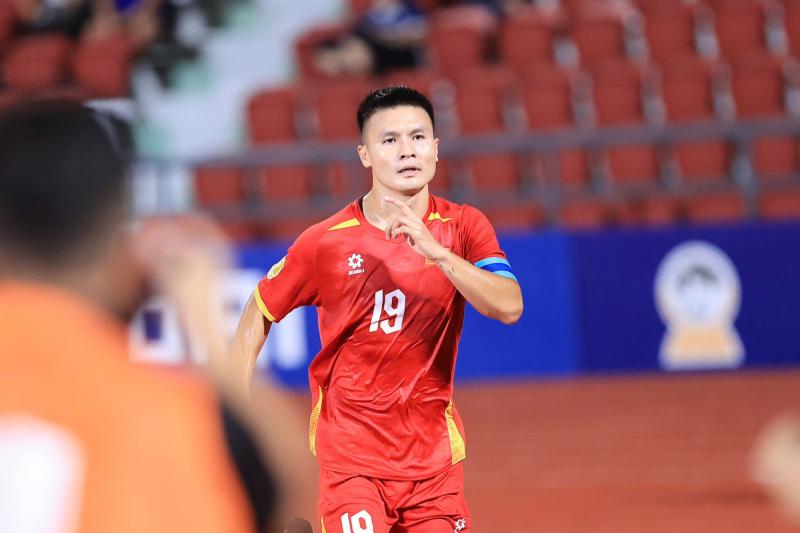 Phỏng vấn nóng Quang Hải: "Bóng đá có lúc này lúc kia, tôi chưa bao giờ mất niềm tin vào bản thân"- Ảnh 1.
