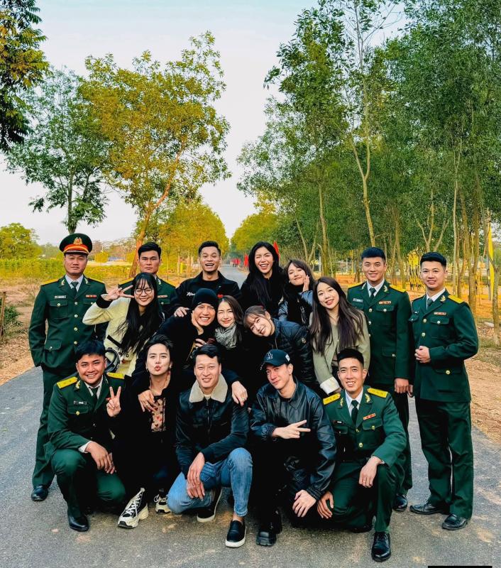 Hoà Minzy nghẹn ngào sau 49 ngày thượng úy Lê Văn Thắng qua đời- Ảnh 4.