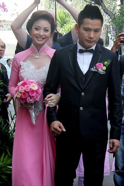 Mẹ đơn thân Vbiz được đại gia si mê: Mang Bentley cưới về, nhà chồng tỷ phú cưng hết mực- Ảnh 8.
