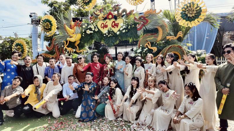 Mỹ nhân người miền Tây là tiểu thư nhưng gia đình phá sản, được chàng trai kém 4 tuổi mang 20 cây vàng hỏi cưới - Ảnh 6.