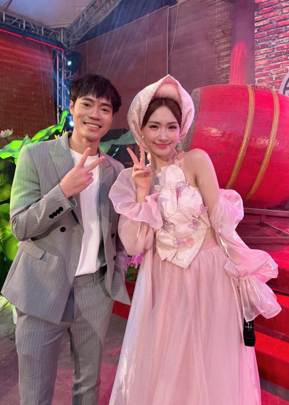 Vì sao Hoà Minzy lại thân thiết với Đình Bắc và nhiều cầu thủ nổi tiếng?- Ảnh 2.