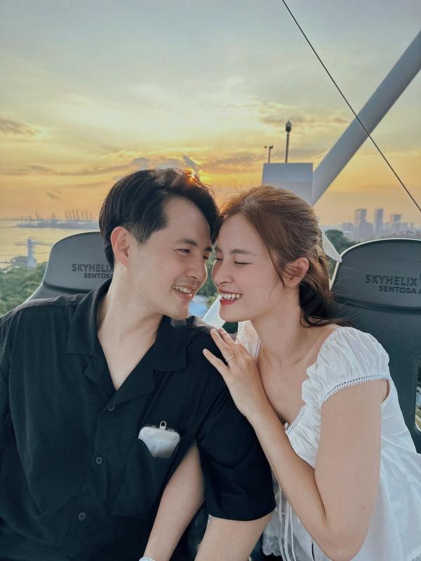 Thiếu gia tập đoàn nhựa nức tiếng Việt Nam: Hát ngọt như "mía lùi", vợ đẹp tài năng hết chỗ chê - Ảnh 8.
