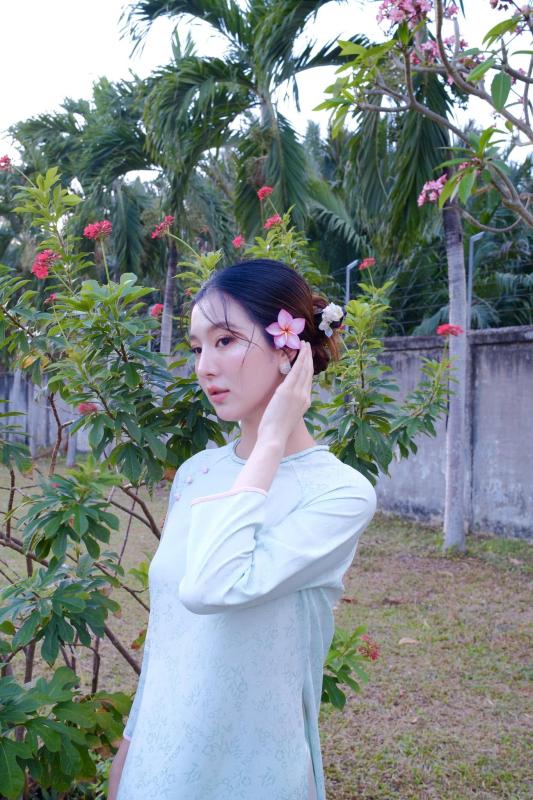 Mỹ nhân quê miền Tây cưới ca sĩ hơn 17 tuổi: Được chồng giao giữ hết tiền, sống trong biệt thự 20 tỷ đồng- Ảnh 1.