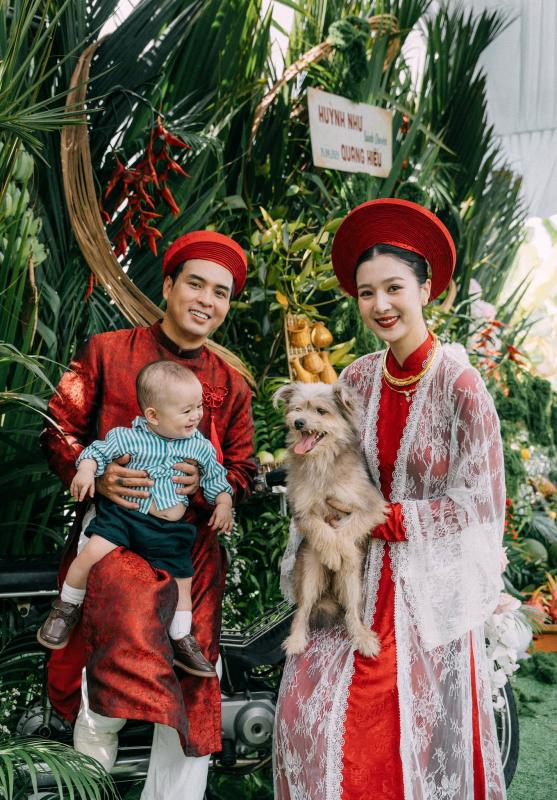 Mỹ nhân quê miền Tây cưới ca sĩ hơn 17 tuổi: Được chồng giao giữ hết tiền, sống trong biệt thự 20 tỷ đồng- Ảnh 6.