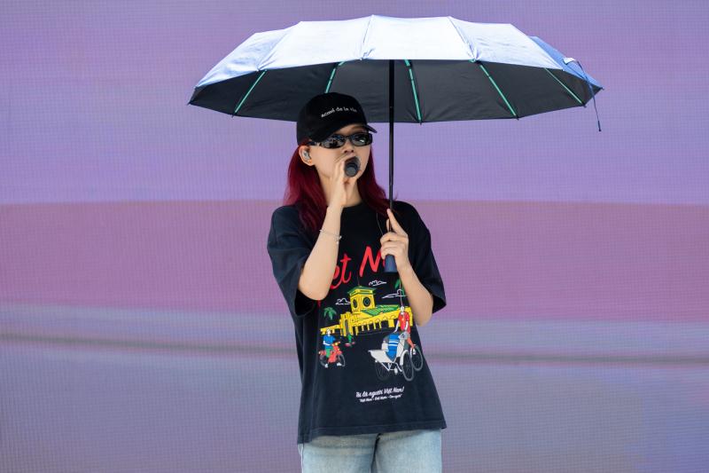 Fandom Yêu Nước cực hot: Sơn.K, Hoàng Tôn, S.T Sơn Thạch cùng loạt sao đổ bộ, sẵn sàng "quẩy tung nóc" WeYoung Stage- Ảnh 7.