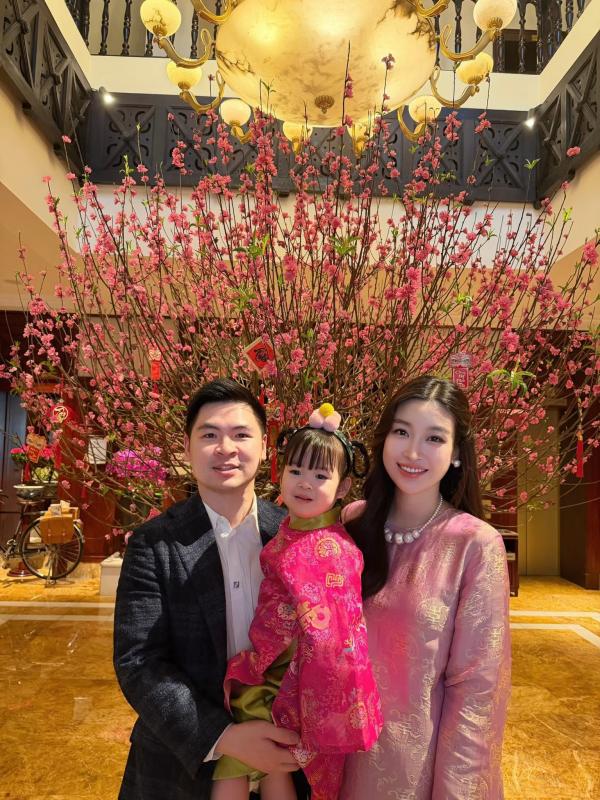 "Hoa hậu nghèo nhất Việt Nam" đứng yên cũng toát khí chất phú bà, visual hậu sinh con thứ 2 gây chú ý- Ảnh 5.