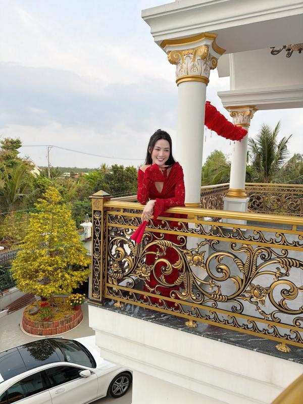 Mỹ nhân người miền Tây từ khó khăn thành Hoa hậu: Xây nhà 10 tỷ báo hiếu, chuyện yêu đương bí ẩn- Ảnh 9.