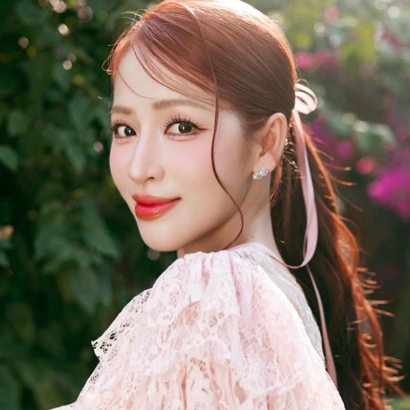 Mỹ nhân người miền Tây là tiểu thư nhưng gia đình phá sản, được chàng trai kém 4 tuổi mang 20 cây vàng hỏi cưới - Ảnh 3.