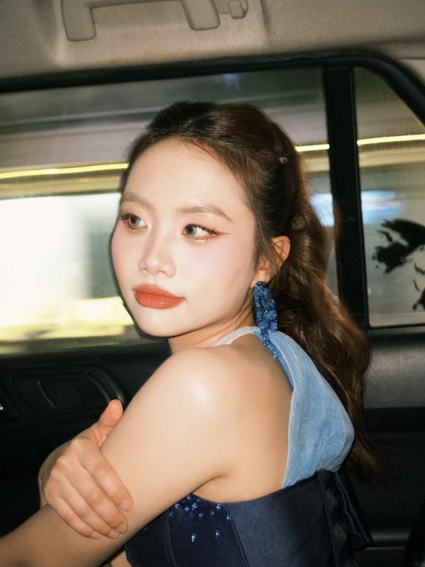 Nữ ca sĩ có đám cưới Khmer Nam Bộ hot nhất hiện tại: Làm CEO ở tuổi 19, có thể kiếm hơn 11 tỷ /năm- Ảnh 3.