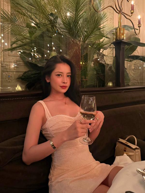 Mỹ nhân duy nhất được báo Hàn tung hô là "Kim Tae Hee Việt Nam", đẹp đến nỗi ai đứng cạnh cũng hoá phông nền- Ảnh 9.