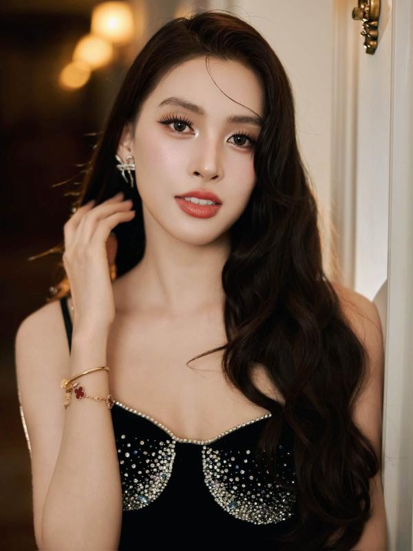 Người duy nhất át vía được nhan sắc Phương Anh Đào và Mai Phương Thúy: Đẹp đến nỗi kim cương cũng không sánh bằng- Ảnh 1.