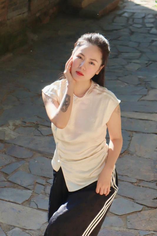 Nữ ca sĩ Việt ngoại hình “lão hoá ngược” khó tin ở tuổi 42: Cực mê chính mình, mặc kệ mọi lời khen chê- Ảnh 5.