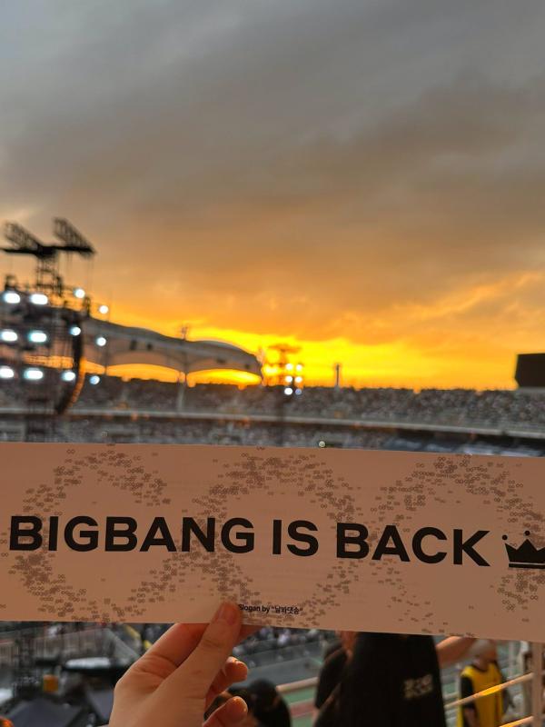Sau 15 năm, G-Dragon lại "đập vỡ cây đàn" - Ảnh 1.