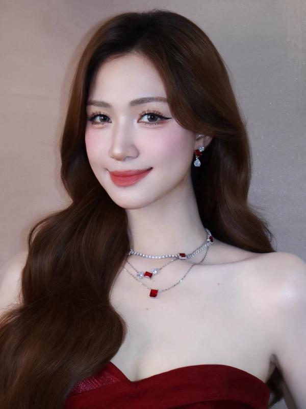 Ca sĩ Việt 2 năm liền dự Lễ kỷ niệm 2/9: Tình duyên - sự nghiệp thăng hoa, liên tục nhận bằng khen danh giá- Ảnh 13.