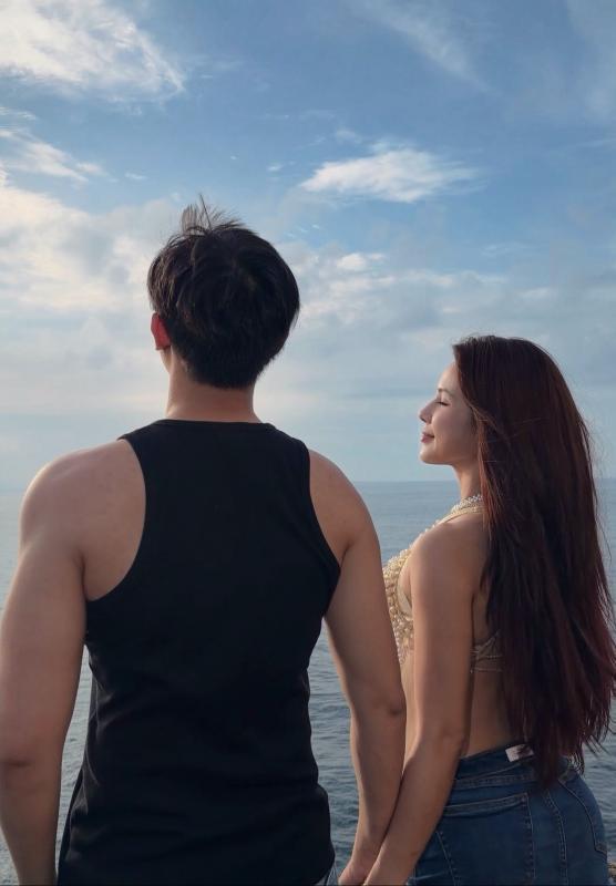 Trai trẻ 2K yêu phú bà Vbiz say đắm, bạn gái muốn làm nàng tiên cá liền chiều chuộng cỡ này- Ảnh 4.