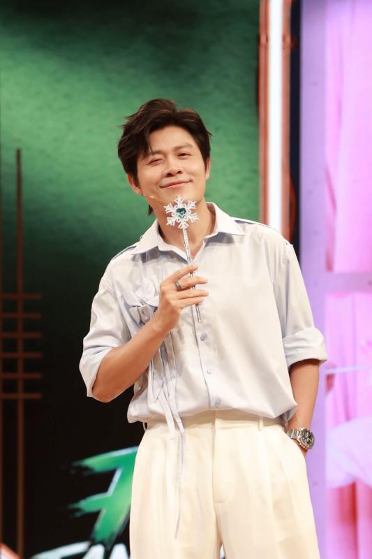 Từ Đại lễ A50-A80, concert quốc gia đến Chung kết ASEAN Cup 2026 - đây là Anh Trai vượt chông gai ấn tượng nhất- Ảnh 1.