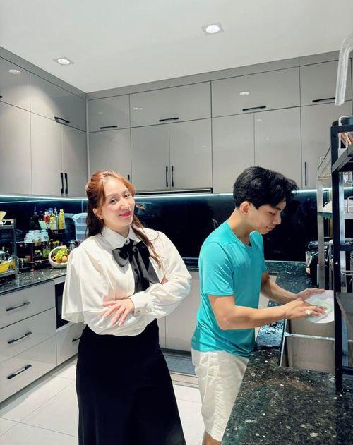 Căn nhà chứa toàn đồ vô giá của Khánh Thi, Phan Hiển- Ảnh 4.