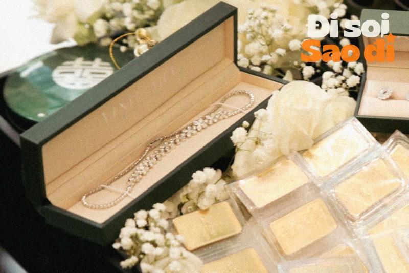Mẹ đơn thân Vbiz được đại gia kim cương si mê: "Cưỡi" G63 cưới về, sống trong biệt thự 5 tầng ở phường Thạnh Mỹ Tây- Ảnh 5.