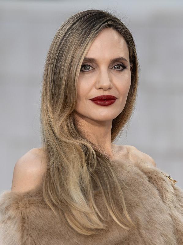 Nhìn mỹ nhân này mới hiểu thế nào là “tuyệt tác của nhân loại”: Visual quyến rũ tột cùng, chỉ có ở 1% dân số trái đất- Ảnh 1.