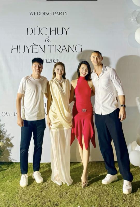 Bức ảnh bí mật của MC Hoàng Oanh và Lê Giang Patrik đến giờ mới được công bố- Ảnh 2.