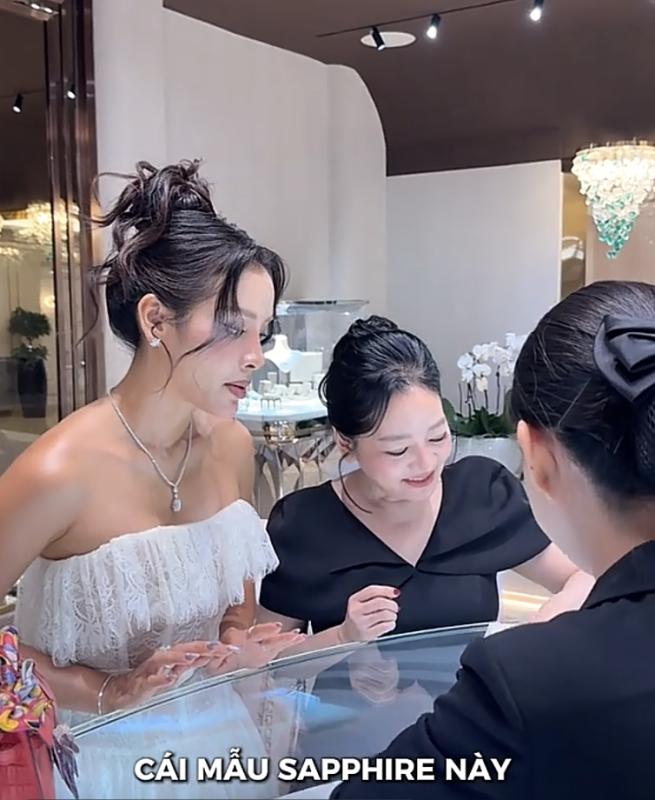 Mẹ đơn thân Vbiz là vợ ông chủ tiệm kim cương, chi trăm triệu để làm một việc cho mẹ chồng- Ảnh 1.