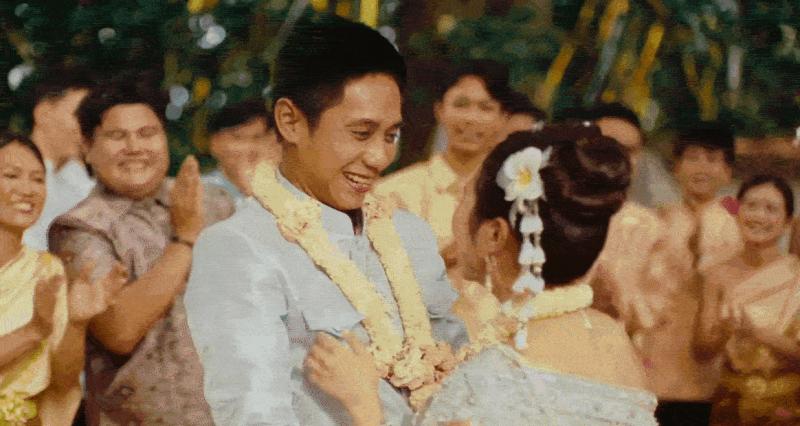 Tự hào nghệ sĩ Việt làm văn hóa vùng miền viral: Cô dâu Khmer Phương Mỹ Chi đẹp lộng lẫy, Hoàng Thùy Linh xưng vương với chất liệu Tây Bắc- Ảnh 8.