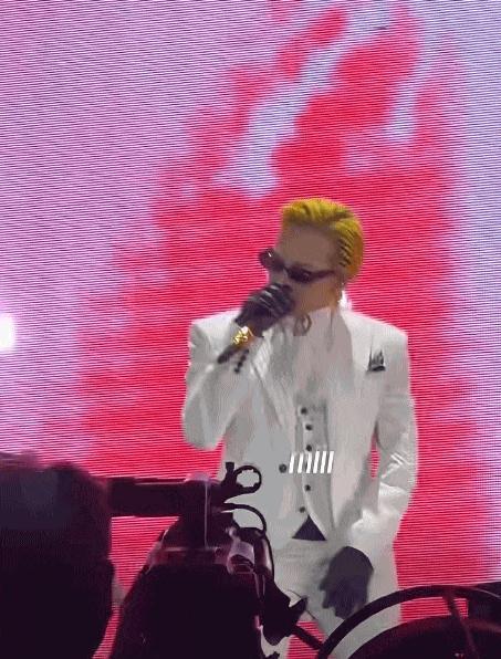Sau 15 năm, G-Dragon lại "đập vỡ cây đàn" - Ảnh 9.